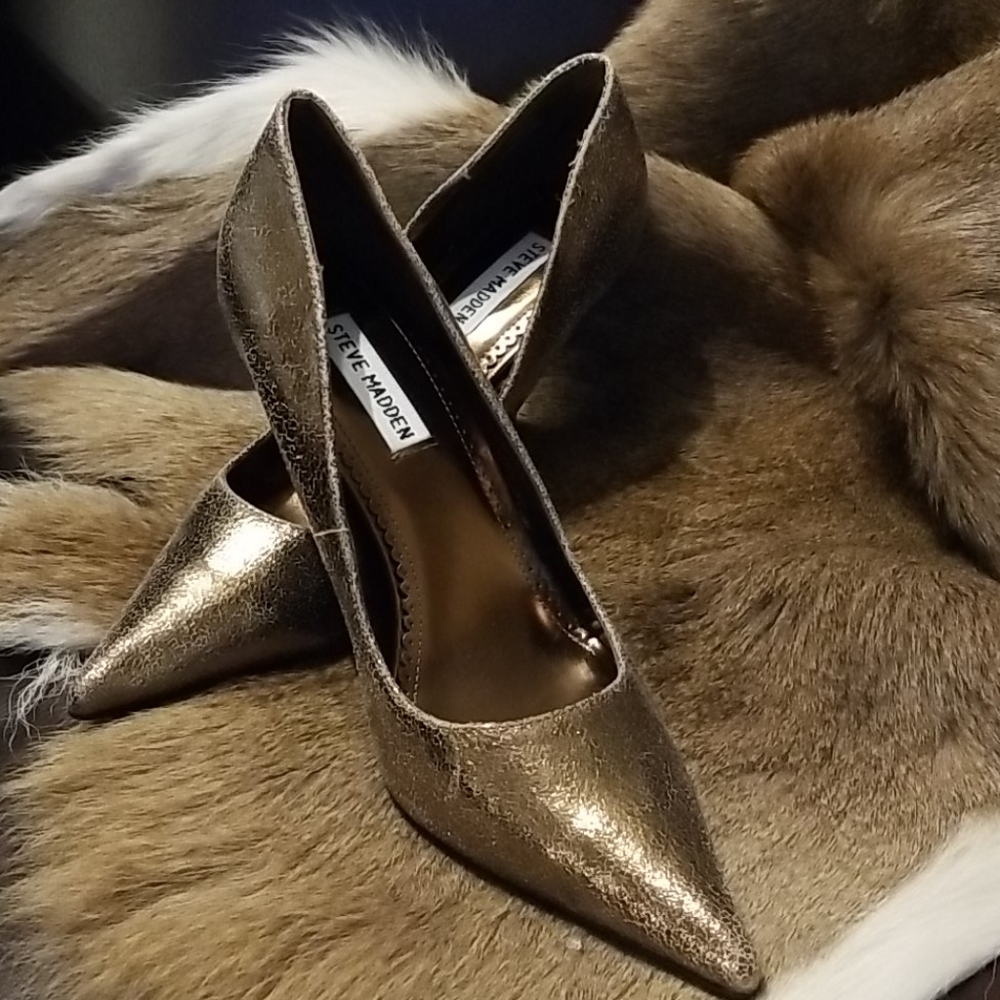 Steve Madden Leather Pumps